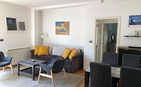 Modern 1 Bed Apartment, Near Shopping Mall Stadion